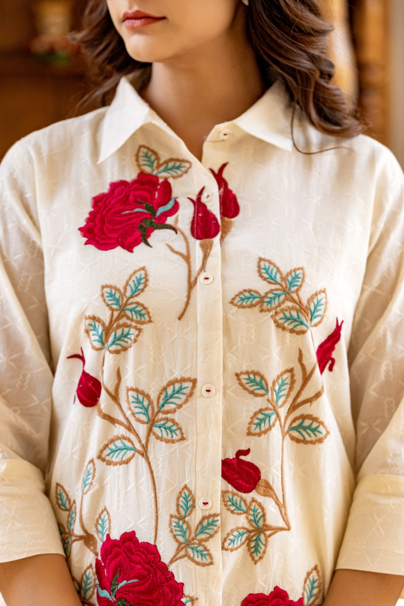 10b6df7b-8997-4642-9f1d-09d42841f239 White coord set with red florals - Image 5