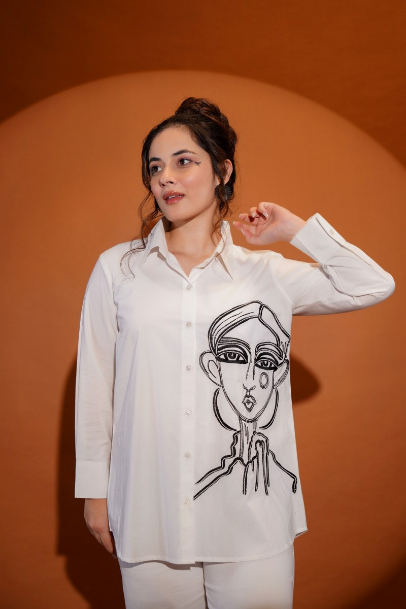 8878259e-0ace-4f4b-b6d3-451a91d5a0ca White shirt with embroidery - Image 3