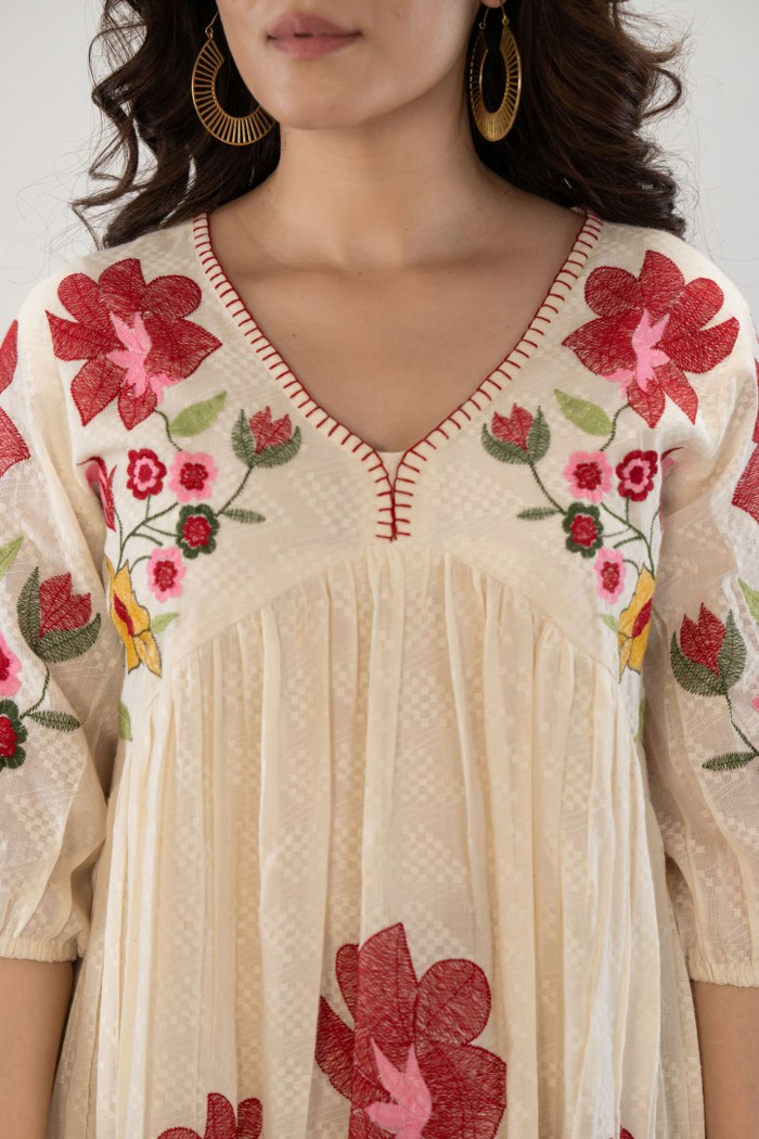 d4cf74af-47c6-44f5-8fc0-e64d6c4235d1 White long dress with florals - Image 5