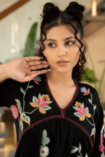 Black dress with multicolored embroidery - Image 4