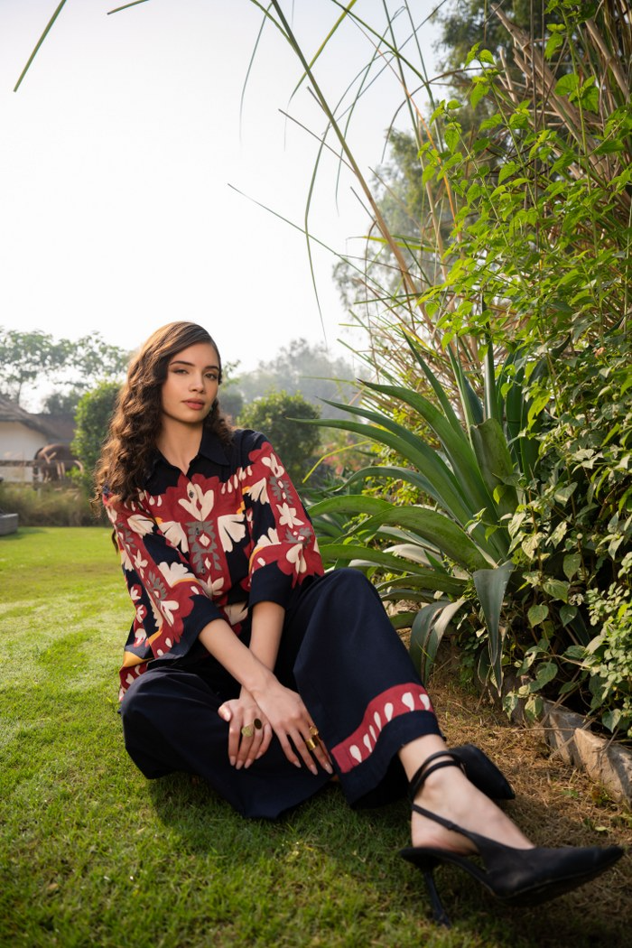 f6c8e362-3329-4cc4-ba43-dd23fa879bd5 Back coord with florals hand paint - Image 2