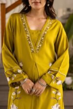 Women Floral Printed Kurta with Palazzos - Image 3