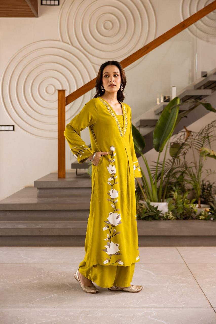 WhatsApp Image 2025-08-02 at 13.58.12 (1) Women Floral Printed Kurta with Palazzos - Image 2