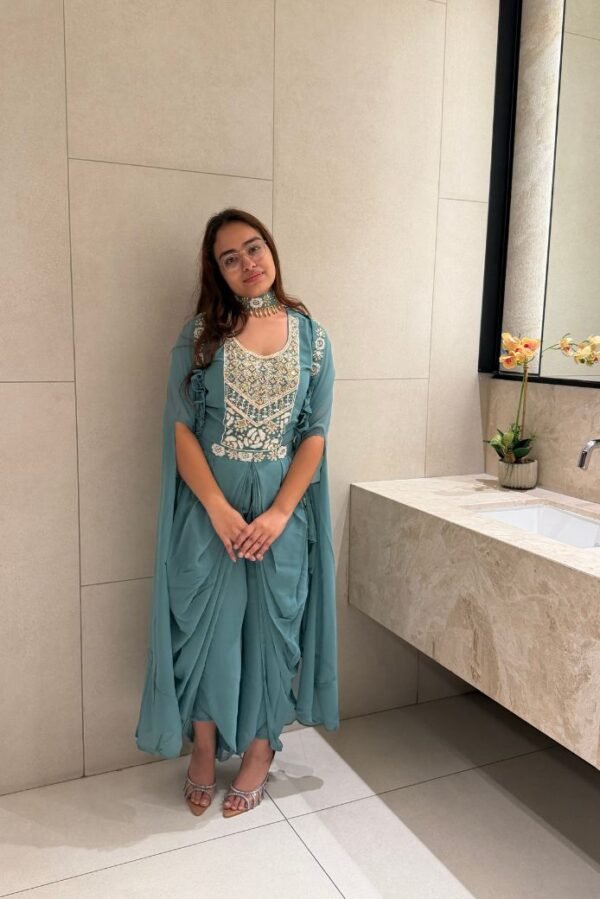 Tivra - Teal embroidered set